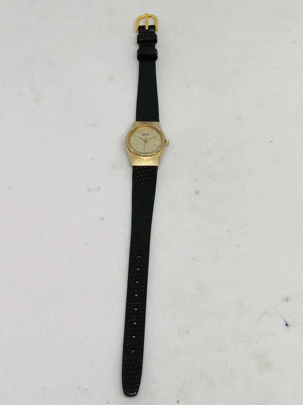 VINTAGE 1984 Seiko 2C21-5060 Women's 19mm x 26mm Japanese Quartz Watch NEW BATT